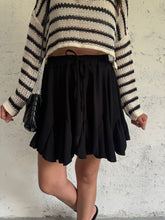 Carica l&#39;immagine nel visualizzatore di Gallery, FLUFFY SKIRTYPANTS
