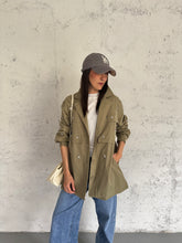 Carica l&#39;immagine nel visualizzatore di Gallery, jewels jacket
