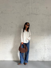 Carica l&#39;immagine nel visualizzatore di Gallery, ROUND BAG NOCCIOLA
