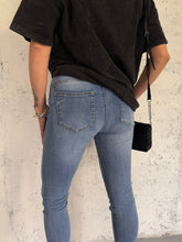 Carica l&#39;immagine nel visualizzatore di Gallery, jeans push up
