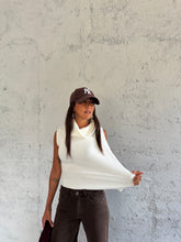 Carica l&#39;immagine nel visualizzatore di Gallery, MAGLIA NECK BOLD BIANCA
