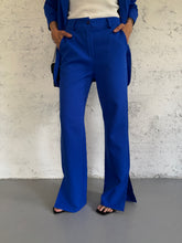 Carica l&#39;immagine nel visualizzatore di Gallery, BLU ROYAL SUITS
