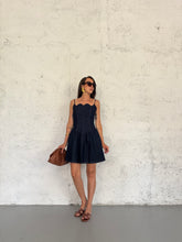 Carica l&#39;immagine nel visualizzatore di Gallery, Petal denim dress

