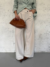Carica l&#39;immagine nel visualizzatore di Gallery, CROSS BOTTON PANTS
