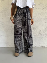 Carica l&#39;immagine nel visualizzatore di Gallery, PANTALONE PAISLEY
