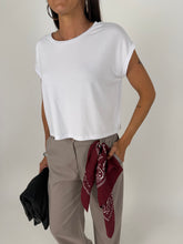 Carica l'immagine nel visualizzatore di Gallery, T-SHIRT SQUARE BIANCO
