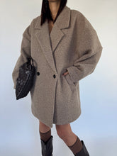 Carica l&#39;immagine nel visualizzatore di Gallery, COAT CURLY HAVANA
