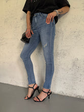 Carica l&#39;immagine nel visualizzatore di Gallery, jeans push up
