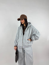 Carica l&#39;immagine nel visualizzatore di Gallery, TUTA GLOBE GRIGIA
