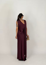 Carica l'immagine nel visualizzatore di Gallery, ABITO SATIN WINE

