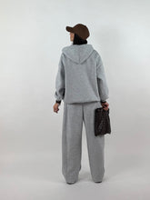 Carica l&#39;immagine nel visualizzatore di Gallery, TUTA GLOBE GRIGIA
