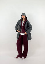Carica l&#39;immagine nel visualizzatore di Gallery, TUTA GLOBE BORDEAUX
