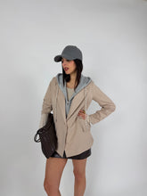 Carica l'immagine nel visualizzatore di Gallery, BLAZER HOODIE CIPRIA
