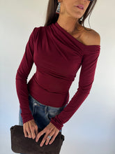 Carica l&#39;immagine nel visualizzatore di Gallery, MAGLIA CUT BORDEAUX
