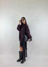 Carica l&#39;immagine nel visualizzatore di Gallery, FELPA HOLE PURPLE
