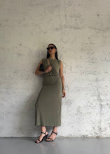 Carica l&#39;immagine nel visualizzatore di Gallery, CUT DRESS
