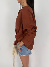 Carica l'immagine nel visualizzatore di Gallery, VEIL SHIRT RAME

