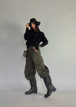 Carica l&#39;immagine nel visualizzatore di Gallery, CARDIGAN BOTTON DOWN NERO
