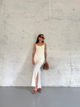 Carica l&#39;immagine nel visualizzatore di Gallery, KNITTED DRESS
