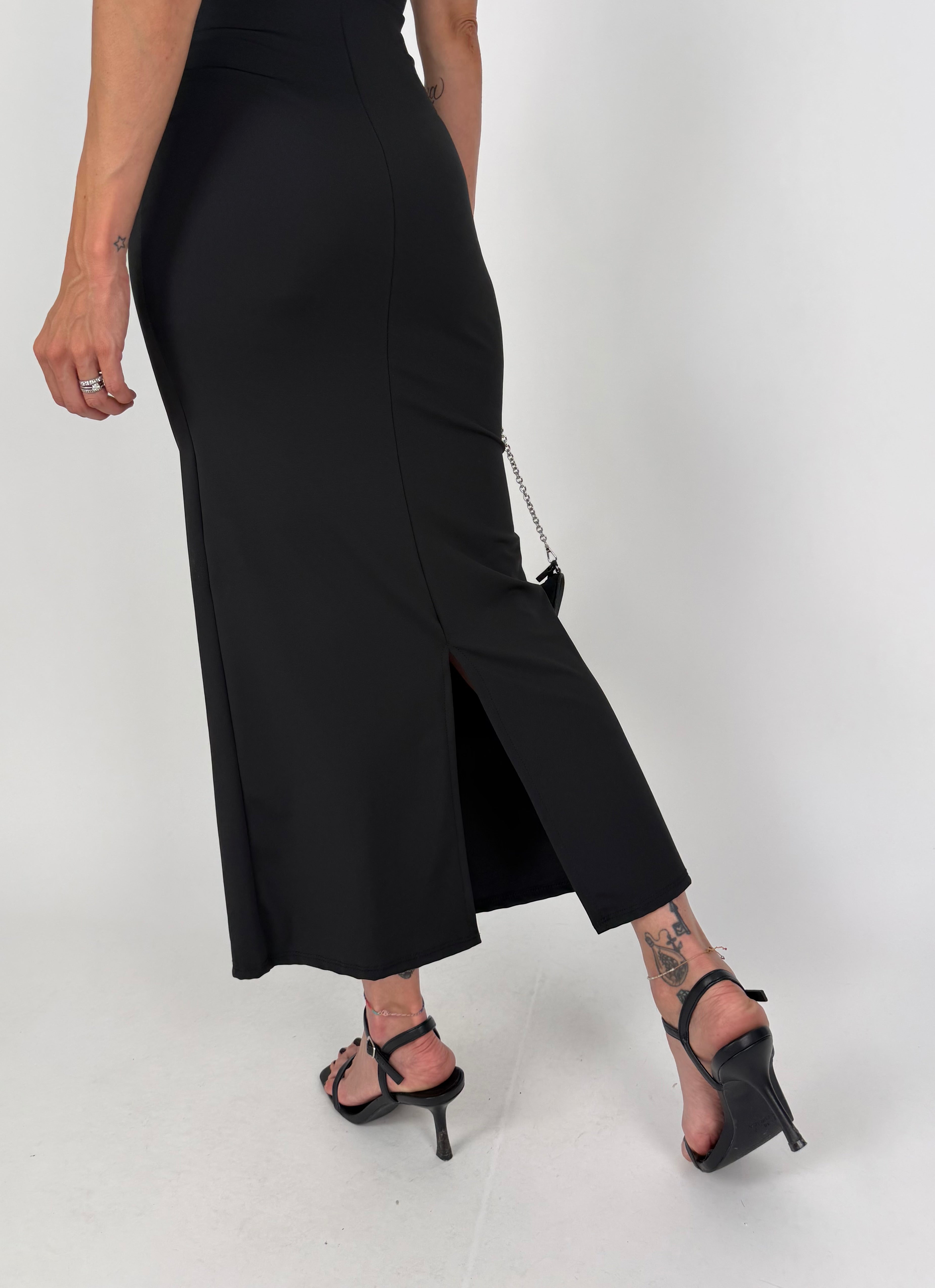 HOLE BACK DRESS