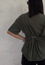 Carica l&#39;immagine nel visualizzatore di Gallery, T-SHIRT HOOK
