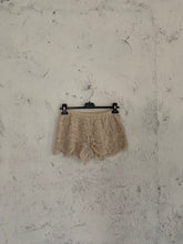 Carica l&#39;immagine nel visualizzatore di Gallery, SHORTS MACRAMÈ
