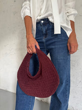 Carica l&#39;immagine nel visualizzatore di Gallery, ROUND BAG BORDEAUX

