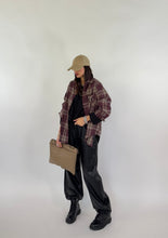 Carica l&#39;immagine nel visualizzatore di Gallery, T-SHIRT SHOL NERA
