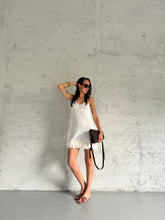 Carica l&#39;immagine nel visualizzatore di Gallery, MONIQUE DRESS
