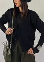 Carica l&#39;immagine nel visualizzatore di Gallery, CARDIGAN BOTTON DOWN NERO
