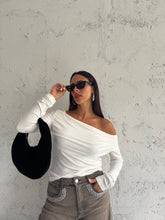 Carica l&#39;immagine nel visualizzatore di Gallery, SHOULDER CUT LATTE
