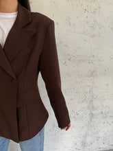 Carica l&#39;immagine nel visualizzatore di Gallery, blazer side button
