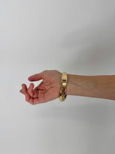 Carica l'immagine nel visualizzatore di Gallery, BANGLE CROSS GOLD
