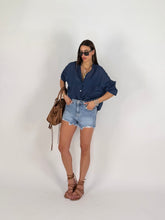 Carica l'immagine nel visualizzatore di Gallery, VEIL SHIRT BLU
