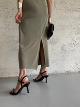 Carica l&#39;immagine nel visualizzatore di Gallery, CUT DRESS
