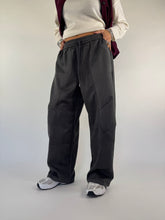 Carica l&#39;immagine nel visualizzatore di Gallery, PANTA SUEDE GREY
