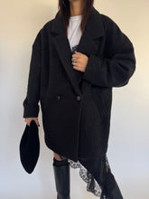 Carica l&#39;immagine nel visualizzatore di Gallery, COAT CURLY NERO
