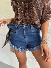 Carica l&#39;immagine nel visualizzatore di Gallery, SHORTS DENIM FRAYED
