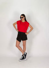 Carica l'immagine nel visualizzatore di Gallery, T-SHIRT SQUARE ROSSO
