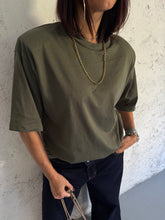 Carica l&#39;immagine nel visualizzatore di Gallery, T-SHIRT SHOULDER AUTUMN OLIVA
