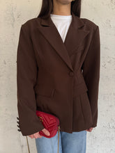 Carica l&#39;immagine nel visualizzatore di Gallery, blazer side button
