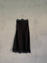 Carica l&#39;immagine nel visualizzatore di Gallery, SKIRTY SLIP NERA
