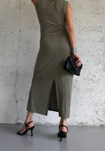 Carica l&#39;immagine nel visualizzatore di Gallery, CUT DRESS

