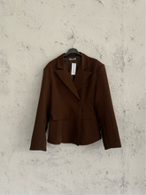 Carica l&#39;immagine nel visualizzatore di Gallery, blazer side button
