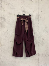 Carica l&#39;immagine nel visualizzatore di Gallery, VIKY PANTS PRUGNA
