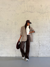 Carica l&#39;immagine nel visualizzatore di Gallery, JEANS COFFEE
