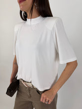 Carica l'immagine nel visualizzatore di Gallery, MAGLIA NECKSHOL BIANCA

