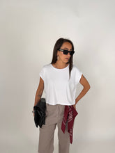 Carica l'immagine nel visualizzatore di Gallery, T-SHIRT SQUARE BIANCO
