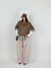 Carica l'immagine nel visualizzatore di Gallery, BOMBER SOFT CAMEL
