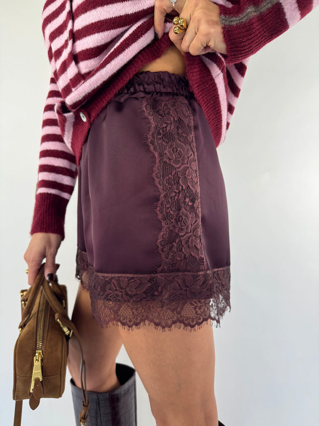 SHORTS LACE BORDEAUX